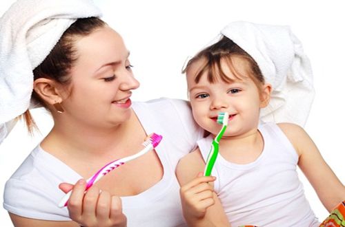 Cách vệ sinh răng miệng cho trẻ
