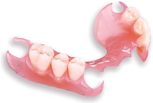 Trồng răng hàm có đau không?