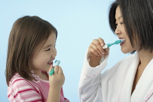 Chảy máu nướu răng ở trẻ em có nguy hiểm không? 1