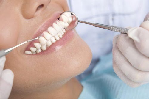 Người lớn có nên niềng răng tháo lắp không?