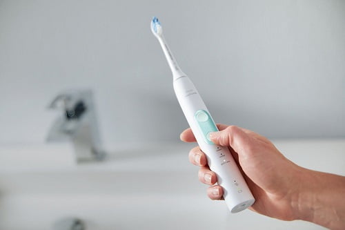 Niềng răng có nên dùng bàn chải điện không? 2 Niềng răng có nên dùng bàn chải điện không? 2